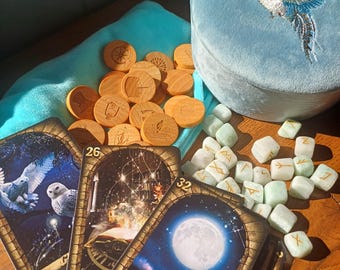 Tarot Lenormand Rune Set, Divination Set, Tarot Major Arcana Wooden Discs, Lenormand Cards, Rune Stones, Velvet Box with Bird Embroidery