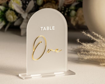 Números de mesa de acrílico de arco esmerilado - signo de acrílico esmerilado - decoración de la mesa de la boda - señalización de la boda - números de mesa de oro, números esmerilados