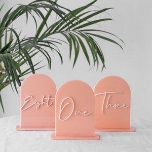 Tafelnummers boog | Tabelnummers | Acryl tafelnummers | Tafelnummer bruiloft, centerpieces luxe decoraties, tafelnummer bruiloft