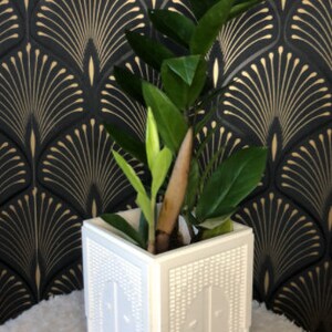 Elegant oriental pot printed in 3D, from biodegradable organic material PLA.