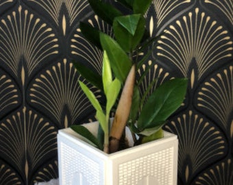 Elegant oriental pot printed in 3D, from biodegradable organic material PLA.