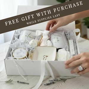 Engagement Gift Box – Bride to Be Gift, Bridal Shower Gift, Bride Gift Box, Personalized Future Mrs Engagement Set - BEGB006