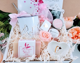 Personalized Pregnancy Gift Box – Gift for Pregnant Friend or Expecting Mother – Luxury Baby Shower Spa Set for Mom to Be