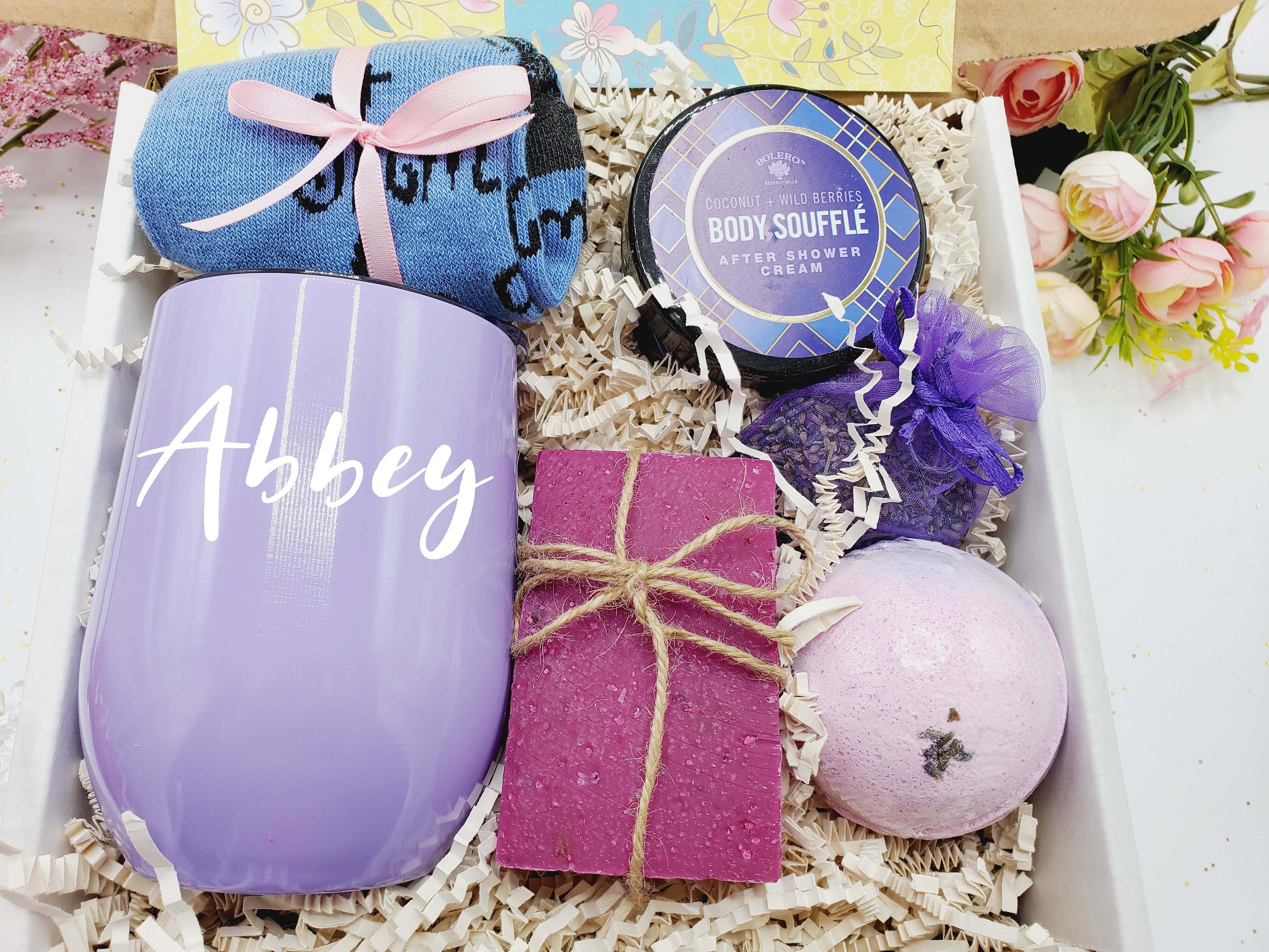 Mom To Be Gift - Pin On Mom To Be Gift Sets - And while the baby deserves all of the love an attention in the world, a gift just for mom will help her feel pampered and loved.