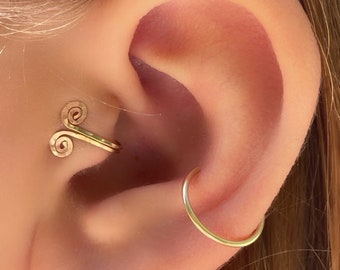 Manchette d'oreille en spirale tragus, manchette de piercing bohème dorée, boucle d'oreille non percée, cadeau pour elle