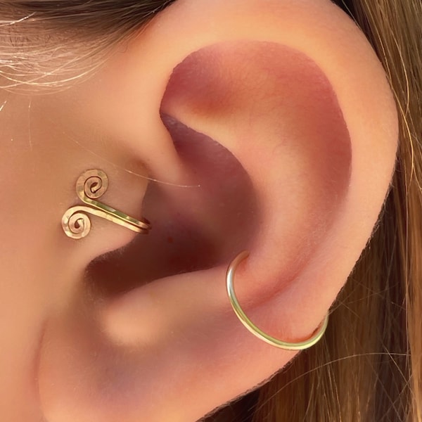 Tragus spiral ear cuff, Gold boho piercing cuff, ear cuff non pierced, gift for her