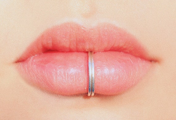 Goth Skull Fake Lip Ring — Inchoo Bijoux