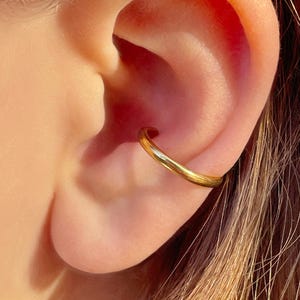 Delicate Ear Cuff, Fake Conch Piercing, Minimalist Gold Ear Cuff, Conch Cuff, 1171