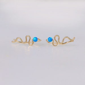 Opal snake Ear climber mini, 14 k gold filled, Snake ear crawler, Dainty ear climbers, Fire opal snake imagem 4