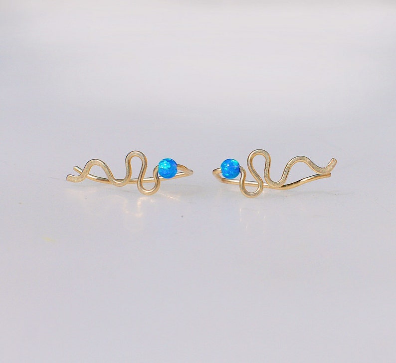 Opal snake Ear climber mini, 14 k gold filled, Snake ear crawler, Dainty ear climbers, Fire opal snake imagem 4