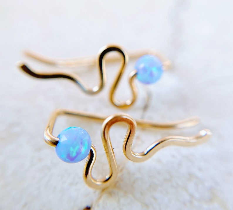 Opal snake Ear climber mini, 14 k gold filled, Snake ear crawler, Dainty ear climbers, Fire opal snake imagem 8