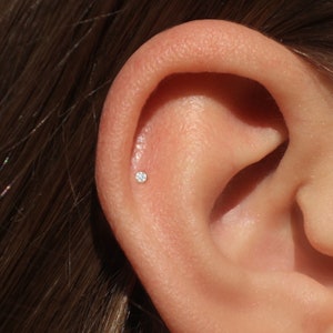 Gold titanium flat back stud, Cartilage push in labret, 20 gauge 8 mm bar piercing, Labret bezel