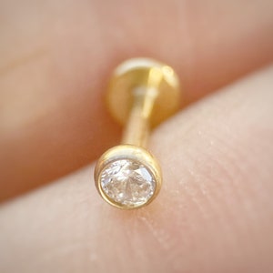 Gold titanium labret, tiny cartilage flatback earring, 16 gauge gold flat back stud, 6mm bar piercing, 3645