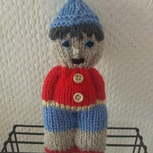 Elfy knitting