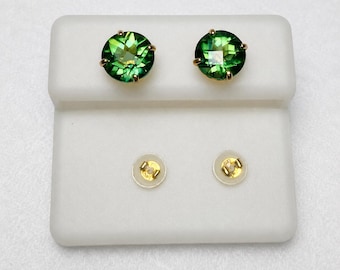 Emerald Envy Stud Earring 8mm 14kt Yellow Gold