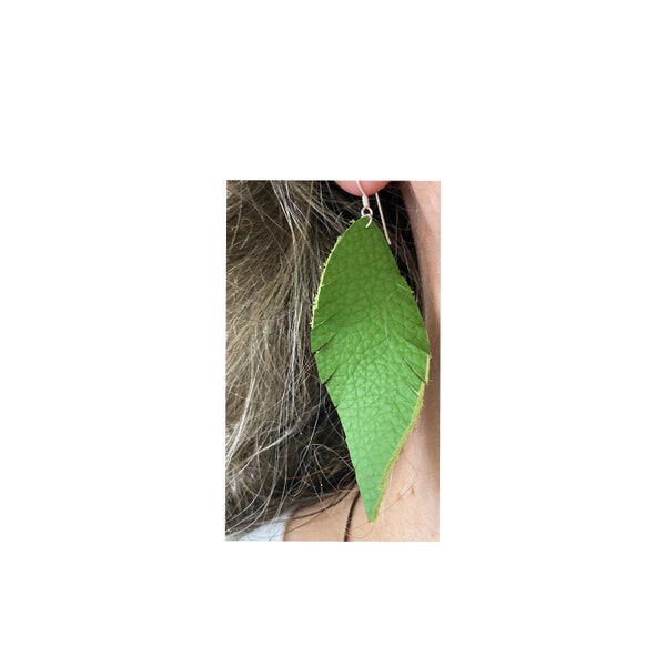 Ohrringe aus grünem Leder
