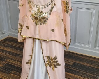 tenue traditionnelle chaoui chaouia mariage robe chaoui algérienne melhfa berbère rose saumon sequins doré robe oriental Algérie aures