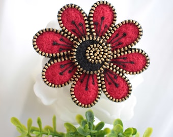 Sophisticated Red Flower Brooche, Felted Wool Brooch Gift for Woman, Handmade Flower Brooch from Wool and Zip