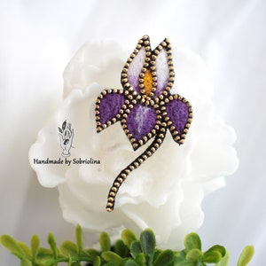 Purple flower / Iris / wool brooch / zipper brooch. Felted wool flower pin brooch. Pin gift for woman Brooch. Pin felt Zipper jewelry Brooch