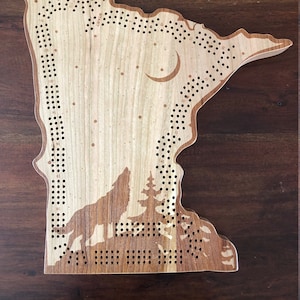 Tabuleiro de Cribbage e Expositor de Parede Minnesota Wolf