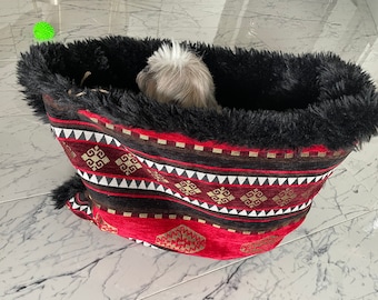 Zeus Faux Fur Pet Bed: Kilim Velvet Cuddle Cave