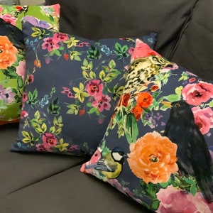 Blue Velvet Floral Cushion Cover, Country Farmhouse Decor bild 6