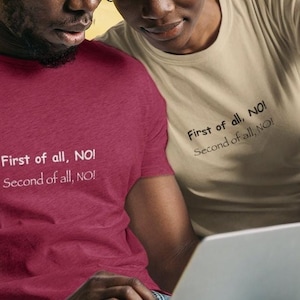 NÃO! Comic Sans e Papyrus Tee, escolhas tipográficas, camisetas de designer gráfico, camiseta de designer engraçada, estilo de designer gráfico