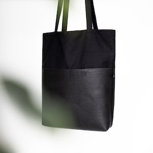 Shopper „All Black“ // Tasche // Tote Bag // Work // Shopping // Korkleder // Vegan // Handgemacht // schwarz gemustert