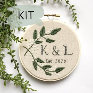 Custom DIY Embroidery Kit / Couple Initial Embroidery Hoop / Modern Hand Embroidery / Personalized Embroidery Kit for Beginners
