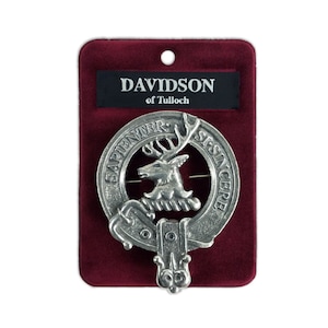 Davidson Cap Badge - Pewter Clan Crest Badge - Gaelic Themes Cap Badge or Brooch - Sapienter Si Sincere