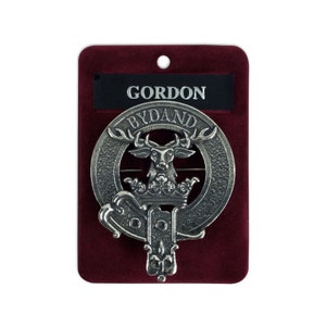Gordon Cap Badge - Pewter Clan Crest Badge - Gaelic Themes Cap Badge or Brooch - Bydand
