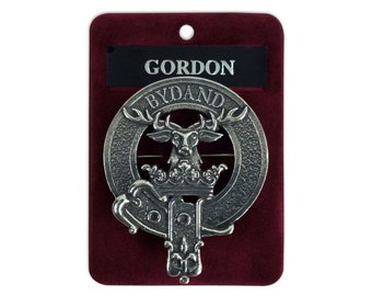 Gordon Cap Badge - Pewter Clan Crest Badge - Gaelic Themes Cap Badge or Brooch - Bydand