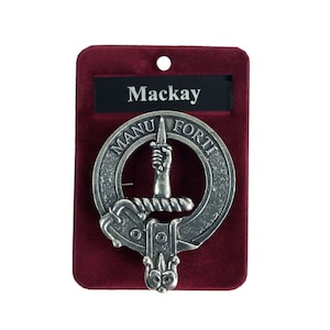 MacKay Cap Badge - Pewter Clan Crest Badge - Gaelic Themes Cap Badge or Brooch -  Manu Forti
