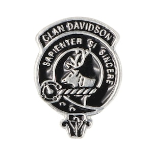Davidson Clan Crest Pewter Mini Badge/Pin