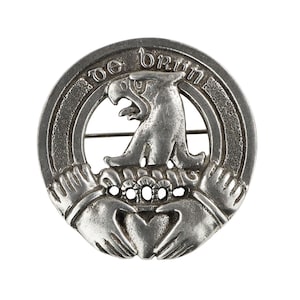 Brown(e) (de Brun) Irish Family Crest Cap Badge/Brooch - Made in Scotland