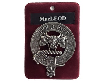 MacLeod Cap Badge - Pewter Clan Crest Badge - Gaelic Themes Cap Badge or Brooch - Hold Fast
