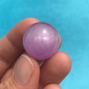 Flashy Flashy Lilac Kunzite Spodumene Sphere Brazil 21mm