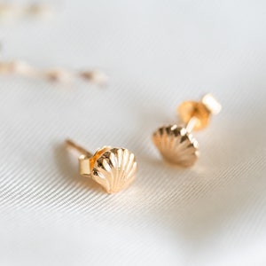 Gold Plated Small Shell Chips Earrings