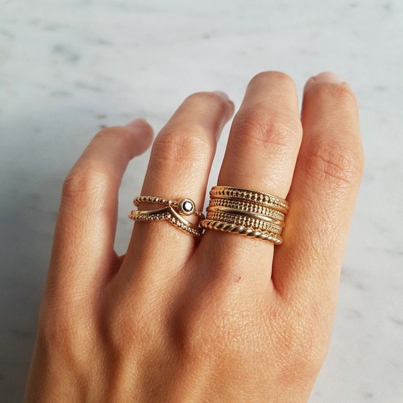 Thin rings best sale trend