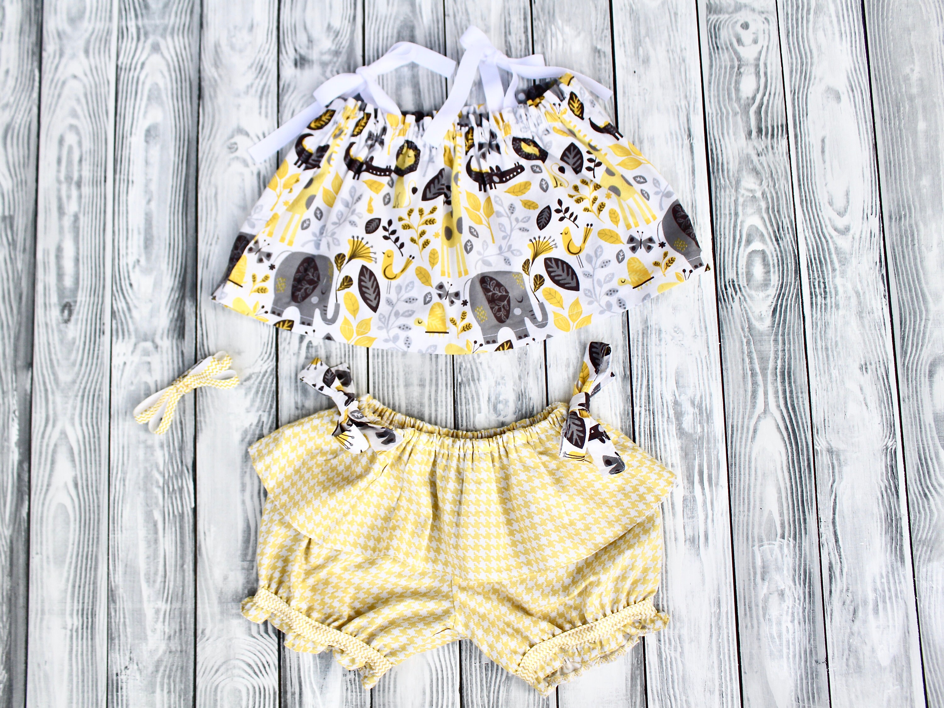 Baby Bonnet and Bloomer Set Reversible in Yellow and Gray