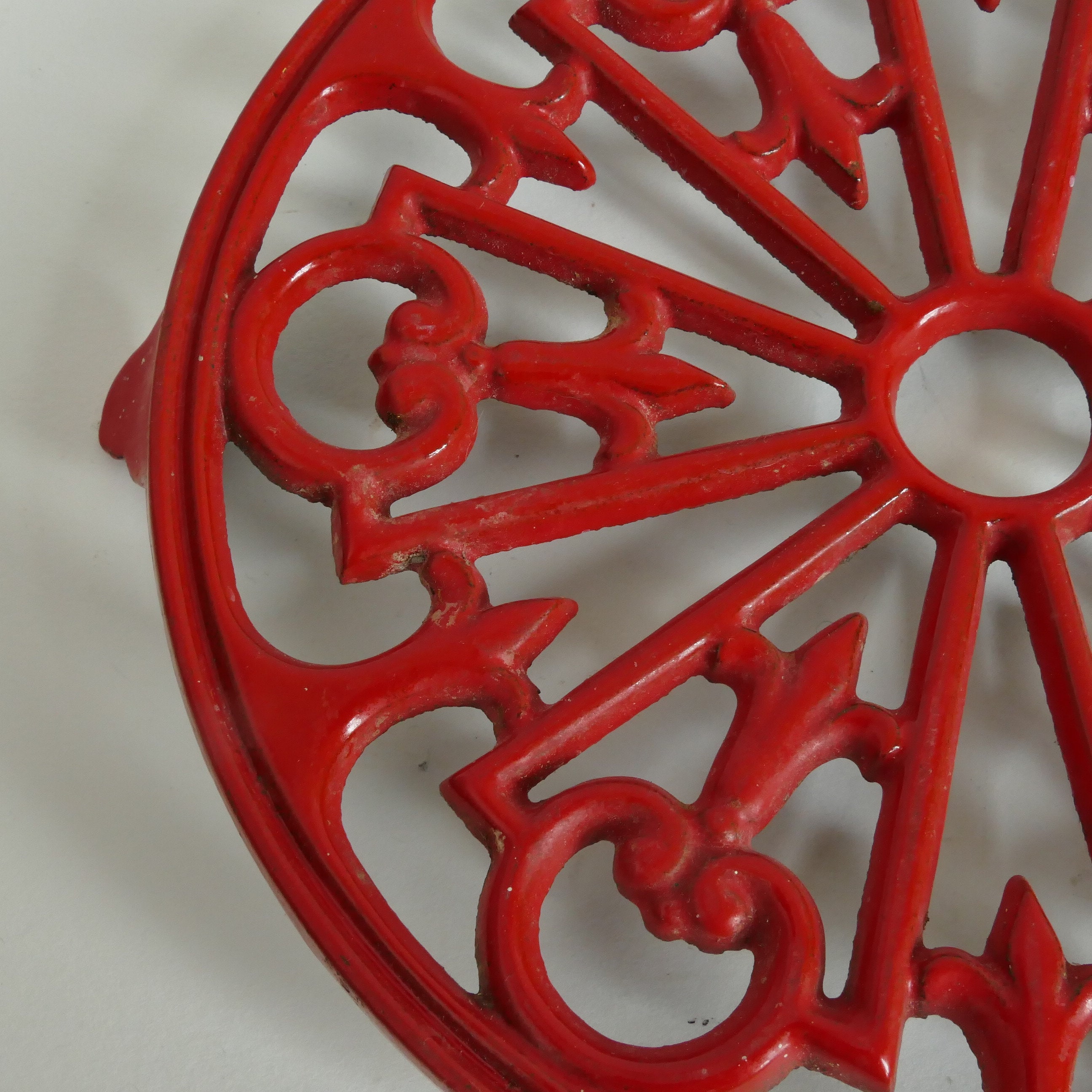 DESSOUS DE PLAT en fonte émaillée Décor Coq Décor ouvragé rouge trivet cockerel EUR 23,99 - FR