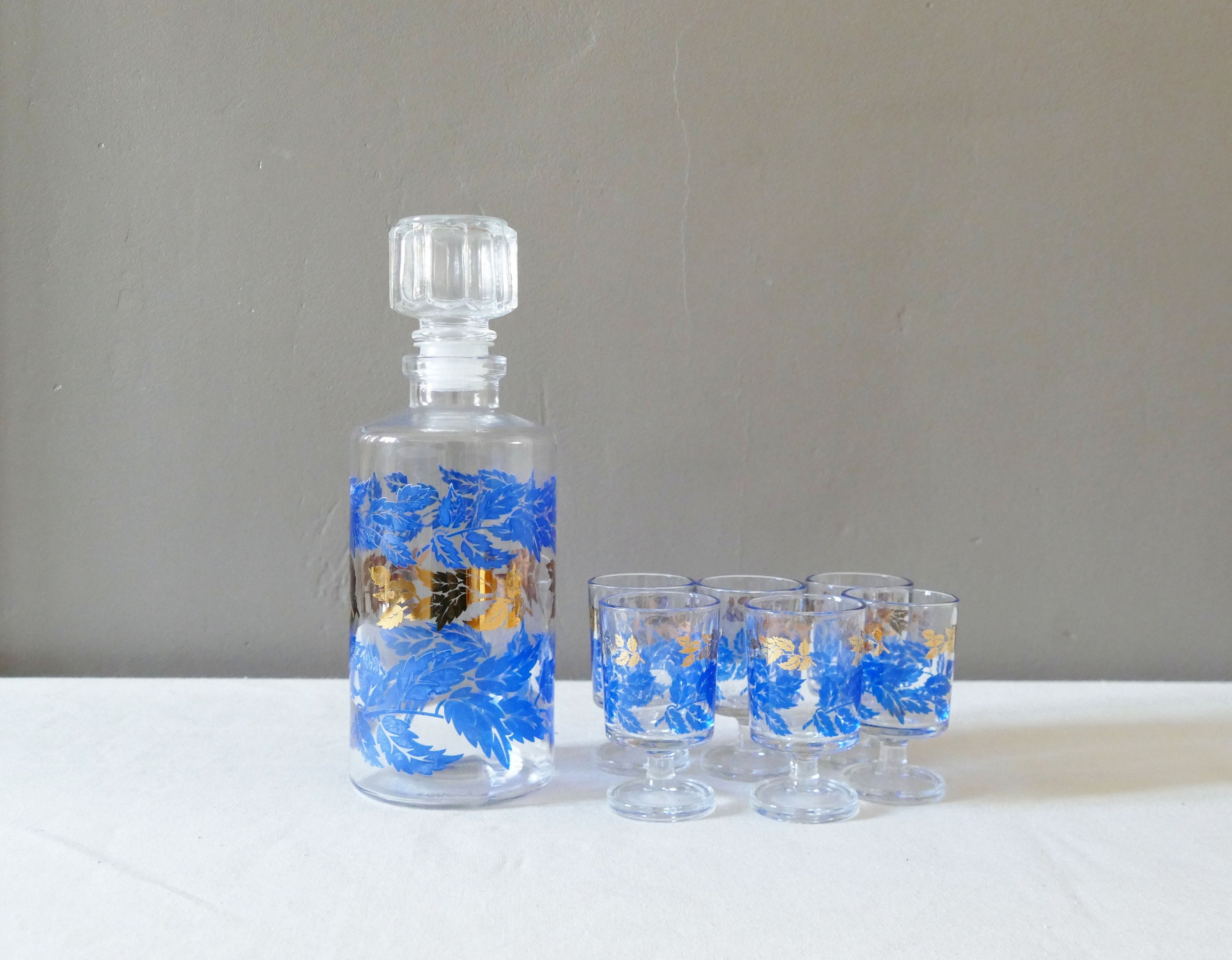 Service à Liqueur Comprenant Une Carafe et Six Verres, Motif de Fleurs Bleus