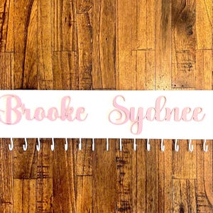 Personalized Bow and Headband Holder, Baby Nursery Decor, Wooden Name, 18 or 24” Sizes, Ribbons for Bow Clip Storage afbeelding 2
