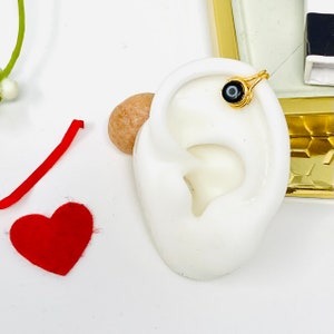 Black evil eye ear cuff, Ear Cuff, No piercing, Evil eye earrings, Ear climber, cartilage earring, Hoop, Gold ear cuff, gift for her