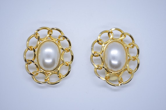 FAUX PEARL EARRINGS, Vintage 1980's, Clip on, Cha… - image 1