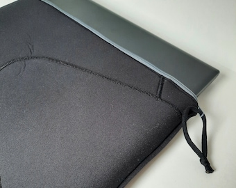 Upcycled Laptop Case | Neoprene Laptop Bag | Upcycling Laptop Case | MacBook Case | iPad Sleeve