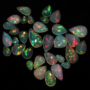 Cabochon a pera sfaccettato naturale etiope: opale multicristallo di fuoco