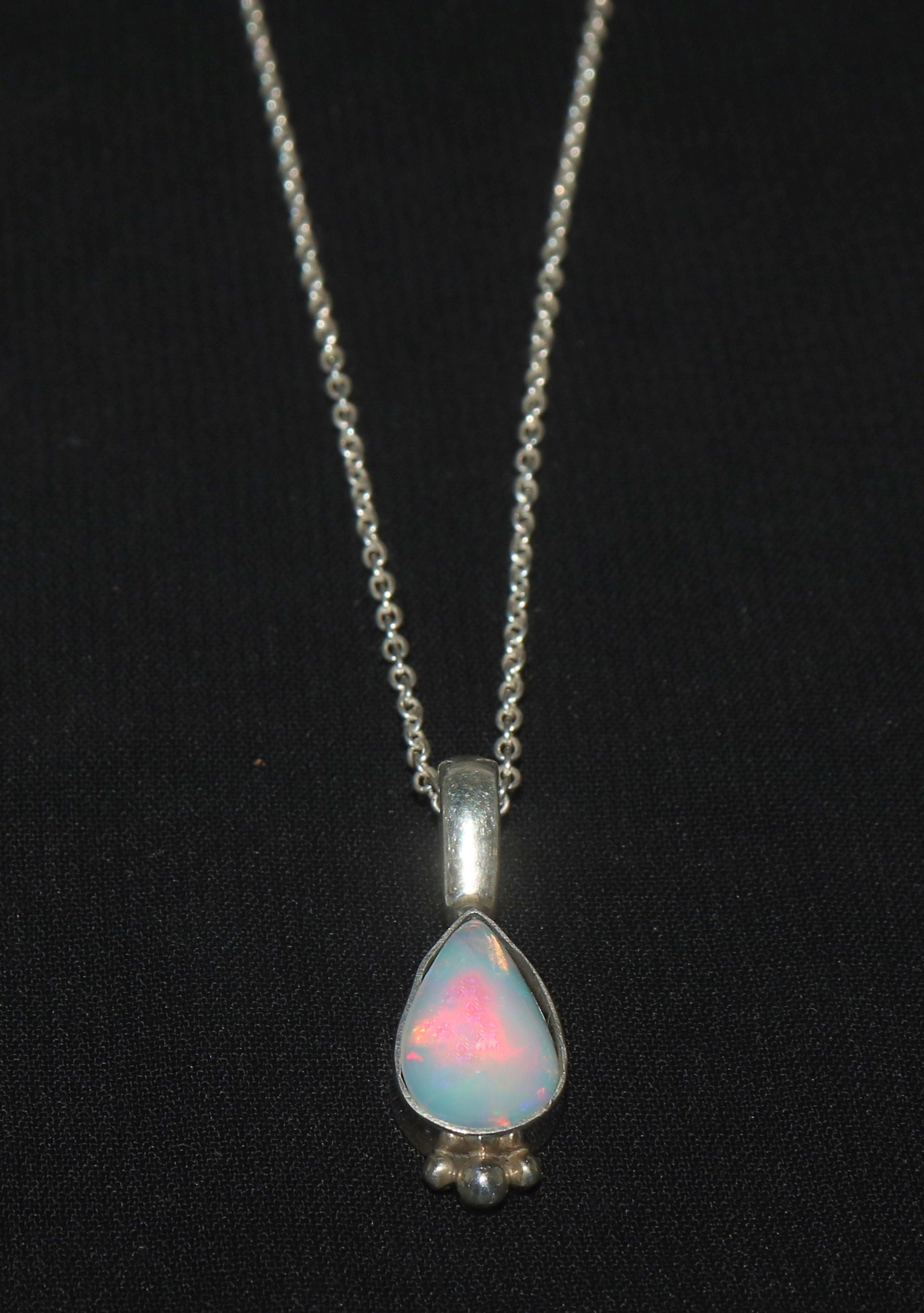 Collier Argent Sterling 925 Avec Opale éthiopienne Naturelle 9x6 Mm - Chaîne 45 Cm, Pendentif Poire Lisse - Bijou énergétique