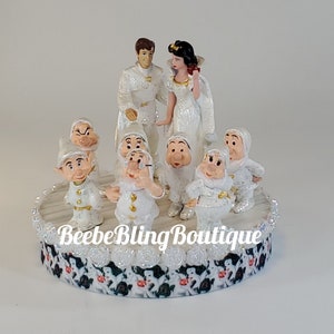 Disney Snow White Wedding cake topper.  Snow White and the 7 dwarves wedding centerpiece decoration.  A great keepsake for your memories.