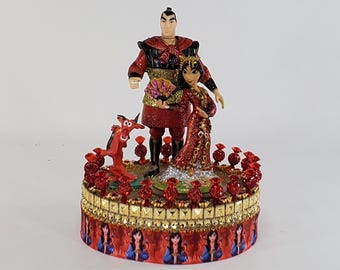 Disney Mulan wedding cake topper,  Mulan and General Shang getting Married with Mushu centerpiece.  A great keepsake for your memories.